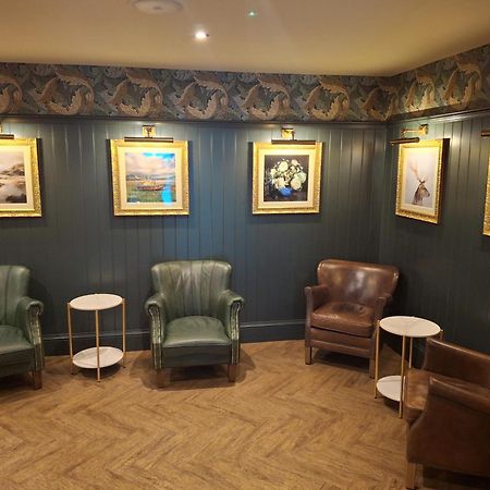 Adamson Hotel 던펌린 외부 사진