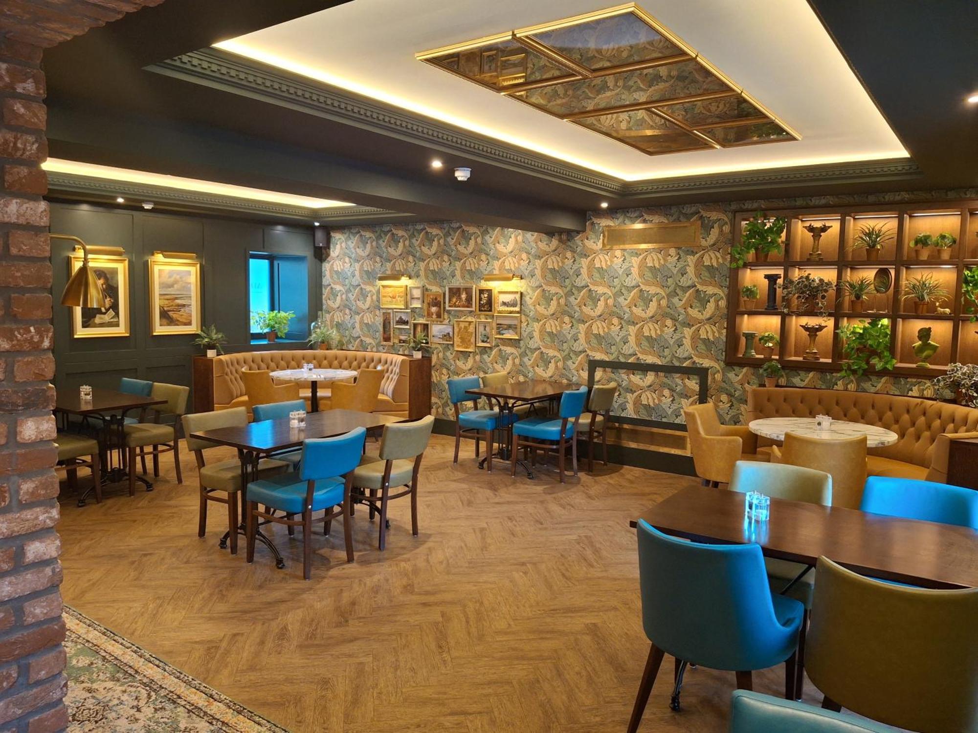 Adamson Hotel 던펌린 외부 사진