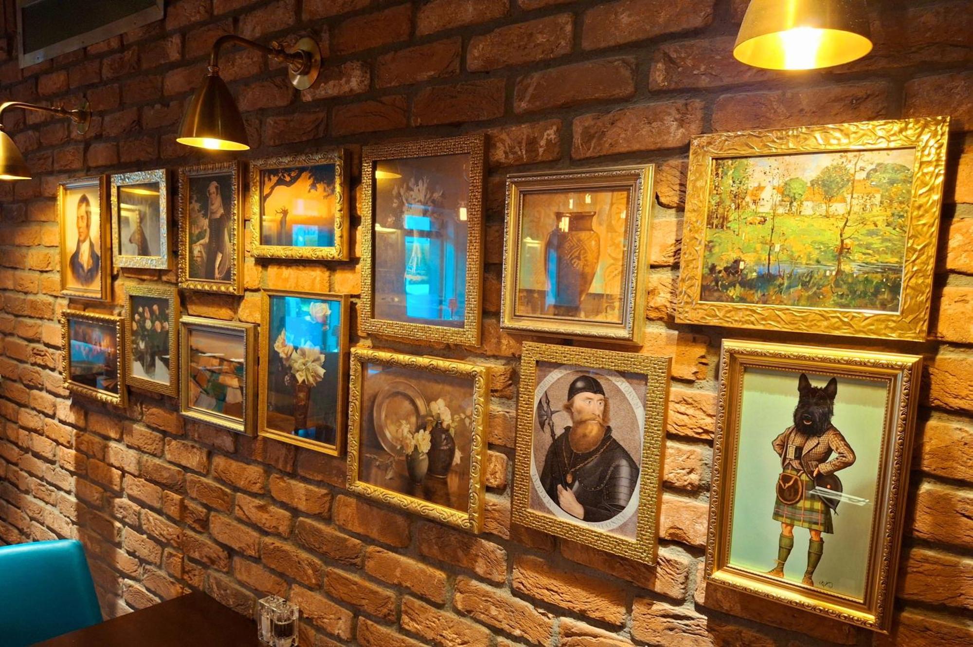 Adamson Hotel 던펌린 외부 사진