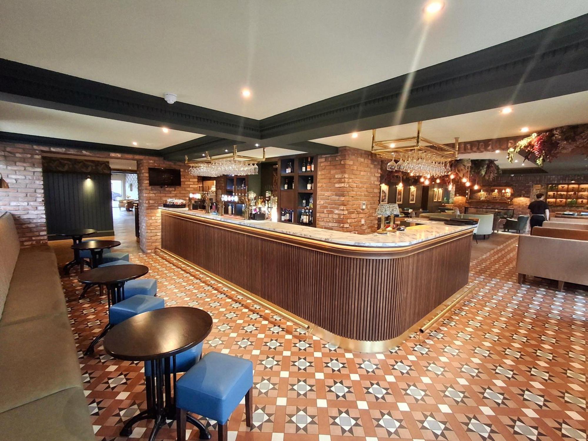 Adamson Hotel 던펌린 외부 사진