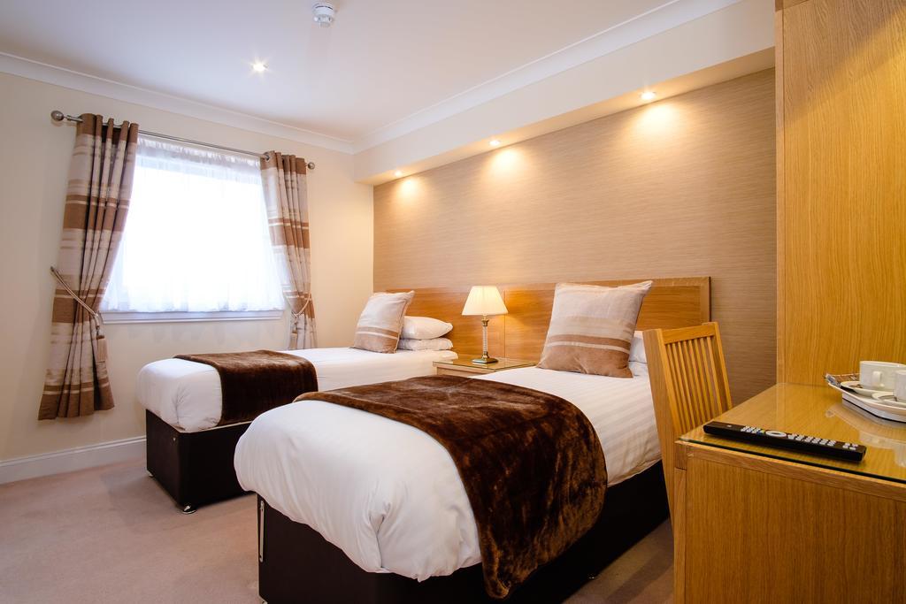 Adamson Hotel 던펌린 외부 사진