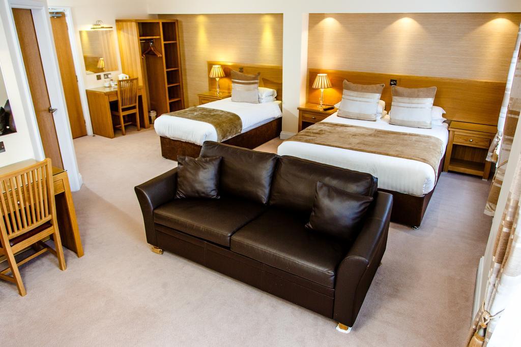 Adamson Hotel 던펌린 외부 사진