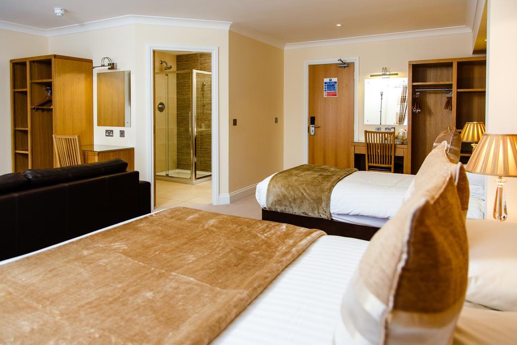 Adamson Hotel 던펌린 외부 사진