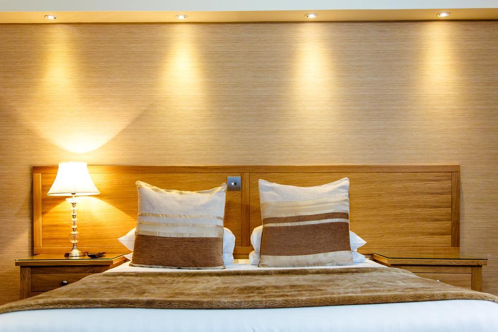 Adamson Hotel 던펌린 외부 사진